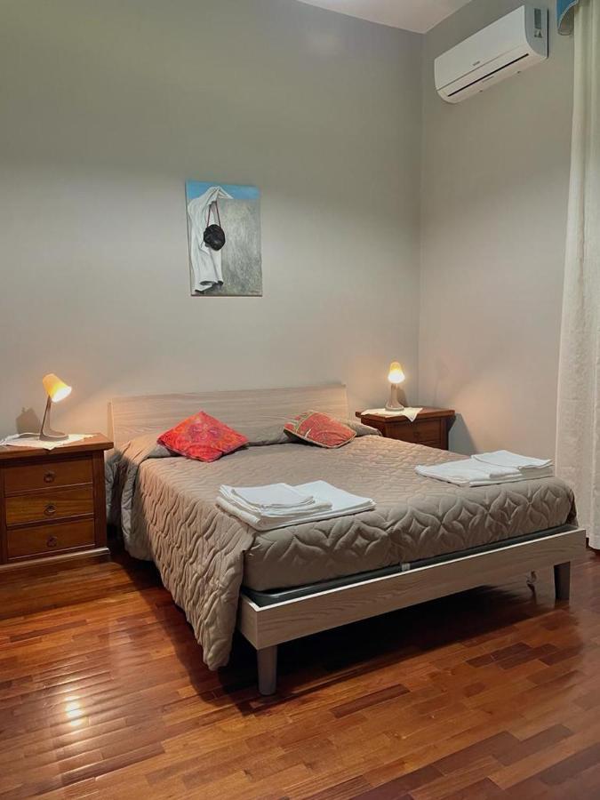 La Ferrovia Holiday Home Naples Luaran gambar